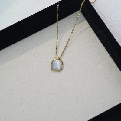 Minimalist Golden Chain Necklace with Square Cat's Eye Stone Pendant, Elegant Daily Wear for Fashion Women