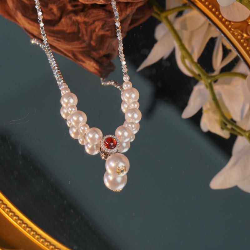 【Pendant Necklace】 Silver-Tone Copper Chain with Red Zircon & Graduated Pearls - Layered Pendant Necklace for Women, Minimalist Elegant Jewelry