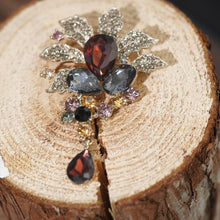 Load image into Gallery viewer, Kerongsang Bunga, Gaya Vintaj, dengan Batu Permata dan Reka Bentuk Anggur, Pin Asimetri, Barang Kemas untuk Wanita pin  brooch