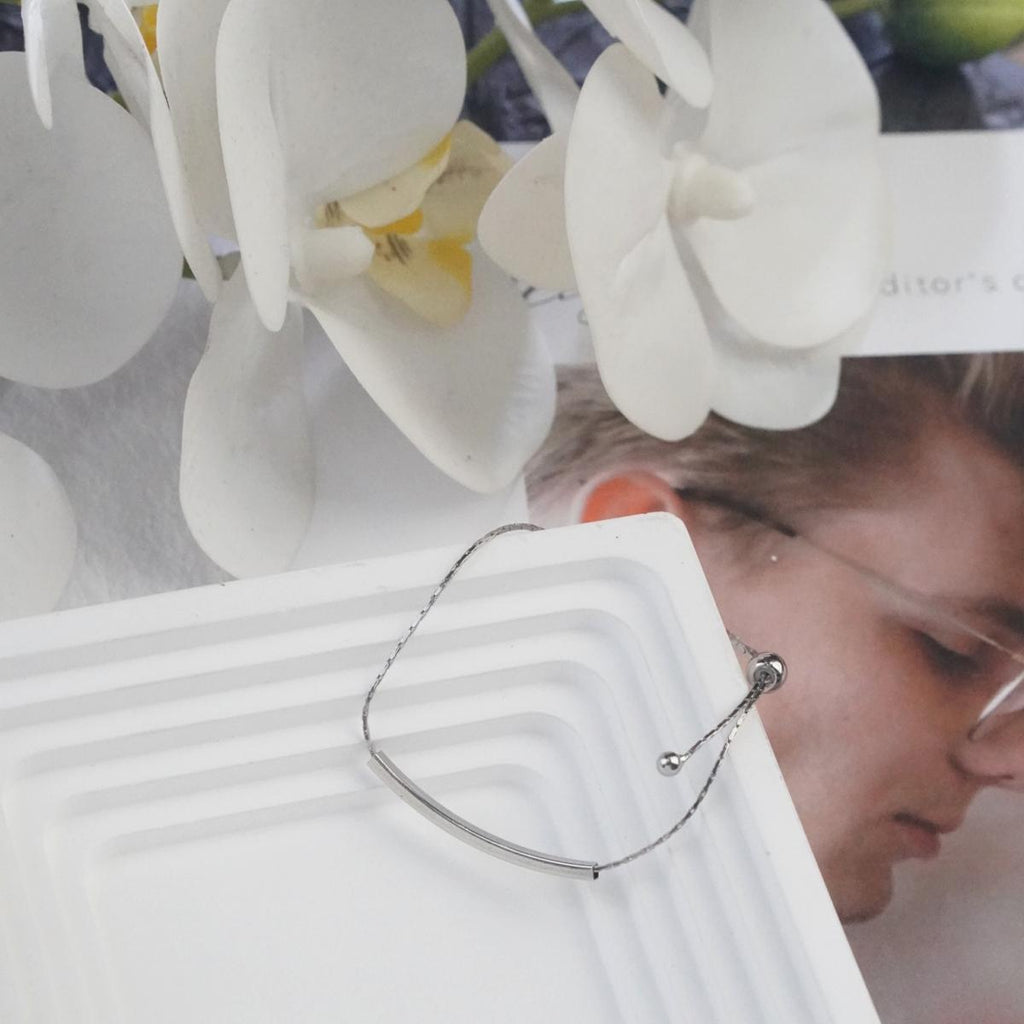 【Bracelet】Silver Alloy Bracelet with Delicate Twist Chain Adjustable, Minimalist Jewelry for Women