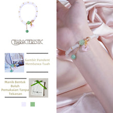 Laden Sie das Bild in den Galerie-Viewer, Gelang Manik Kaca, Buluh Putih dan Merah Jambu, dengan Pesona Daun, Hadiah Barang Kemas Elegan, untuk Wanita, Gelang