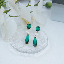 Load image into Gallery viewer, 【Earrings】Chinese Art Grass &amp; Pearl Drop Earrings Green Gradient Copper Chain Lightweight Earring for Women