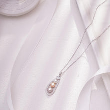 Load image into Gallery viewer, 【Pendant Necklace】Silver-Made Pea Pod Shape Natural Freshwater Pearl Pendant Necklace, Delicate Jewelry for Women, Natural Love