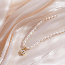 Load image into Gallery viewer, 【Pendant Necklace】Natural Pearl Necklace with Copper-Cover Pearl Pendant, Classic Elegant Gift for Women, Romantic Pendant Necklace