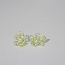 Load image into Gallery viewer, 【Stud Earrings】Iridescent Petal Faux Pearl Sweet Romantic Earrings for Girls
