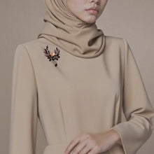 Load image into Gallery viewer, Kerongsang besar bahu Bunga Mutiara, Rekaan Berkilauan Elegan, Aksesori Serba guna, untuk Wanita, dengan Berlian buatan