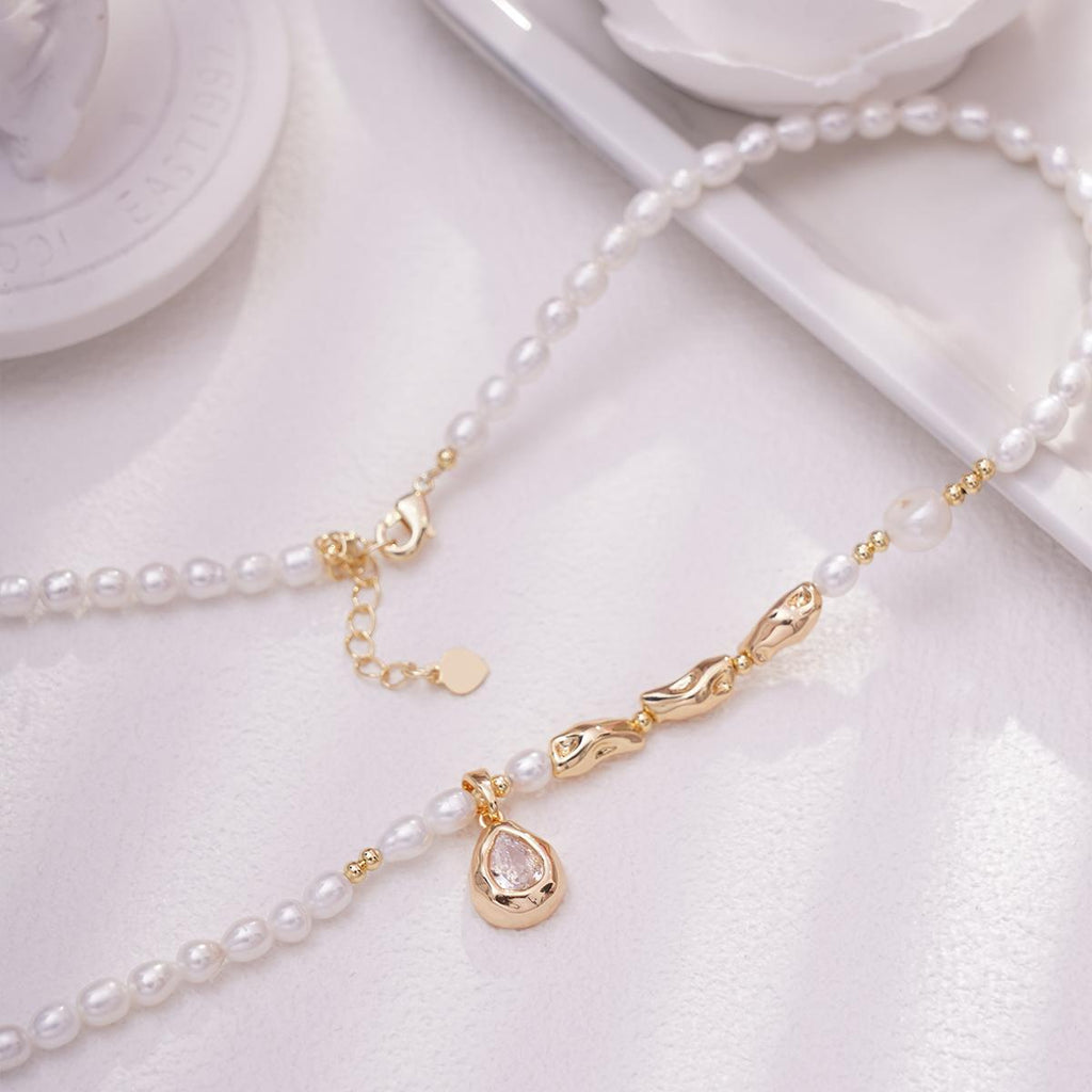 【Necklace】Bright Copper Chain Natural Freshwater Pearl Beaded Necklace with Classic Pendant Accent, Elegant Necklace for Women
