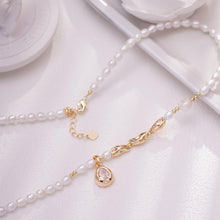 Load image into Gallery viewer, 【Necklace】Bright Copper Chain Natural Freshwater Pearl Beaded Necklace with Classic Pendant Accent, Elegant Necklace for Women