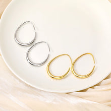 Laden Sie das Bild in den Galerie-Viewer, 2-Piece Set of Oval Earrings, Simple Earrings, Personalized Earrings
