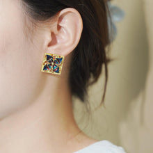 Load image into Gallery viewer, 【Stud Earrings】Blue - Purple Gradient Flower with Gold Filigree Frame for Women