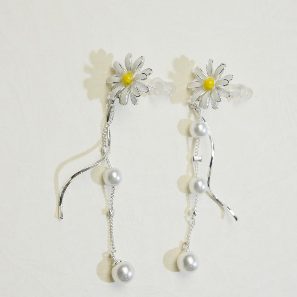 Anting-anting Daisy, Putih-Merah Jambu, Romantik dan Segar, Sesuai untuk Wanita yang Memuja Alam Semula Jadi, Anting-anting Jatuh Mutiara Earrings