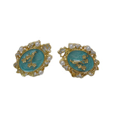 Load image into Gallery viewer, Anting-anting Stud, Bahan Aloi, Anting-anting Bunga Burung Biru-Emas, dengan Mutiara dan Tepi Berongga, Barang Kemas Retro Elegan, Untuk Wanita