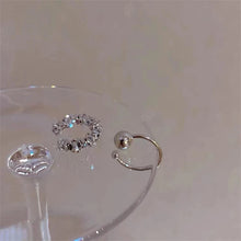 Laden Sie das Bild in den Galerie-Viewer, 2Pcs/Lot Korean Personality No Ear Hole Small Cool Style Cut Metal Earbone Clip Earring for Women Jewelry Wholesale Girl Gift