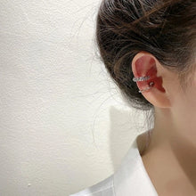 Laden Sie das Bild in den Galerie-Viewer, 2Pcs/Lot Korean Personality No Ear Hole Small Cool Style Cut Metal Earbone Clip Earring for Women Jewelry Wholesale Girl Gift