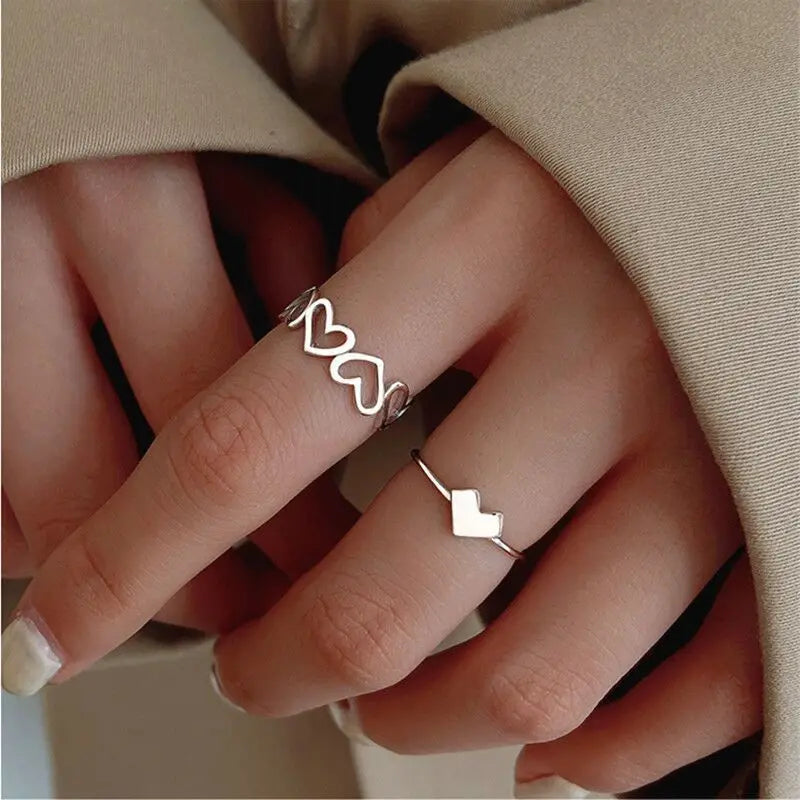 2Pcs Retro Love Heart Ring Set Hiphop Black White Color Rings Ring Fashion Heart Ring Female Couple