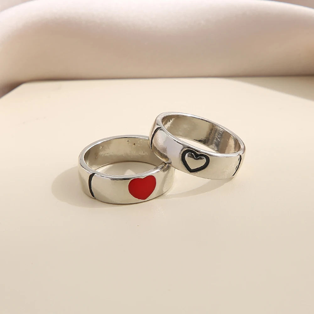 2Pcs Retro Love Heart Ring Set Hiphop Black White Color Rings Ring Fashion Heart Ring Female Couple