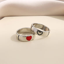 Laden Sie das Bild in den Galerie-Viewer, 2Pcs Retro Love Heart Ring Set Hiphop Black White Color Rings Ring Fashion Heart Ring Female Couple