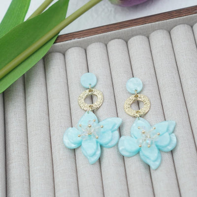 【Drop Earrings】Light Blue Resin Flower Earrings with Crystal Bead Stamens, Sweet & Fresh Design for Young Women
