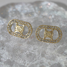 Laden Sie das Bild in den Galerie-Viewer, Subang Stud, Bersalut Emas, Rekaan Elegan, Barang Kemas Hipoalergenik, Sesuai untuk Dipakai Harian Perak Earrings