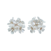 Load image into Gallery viewer, 【Stud Earrings】Resin White Floral Earrings with Golden Bead,Romantic Fairy-Style, For Sweet Girls