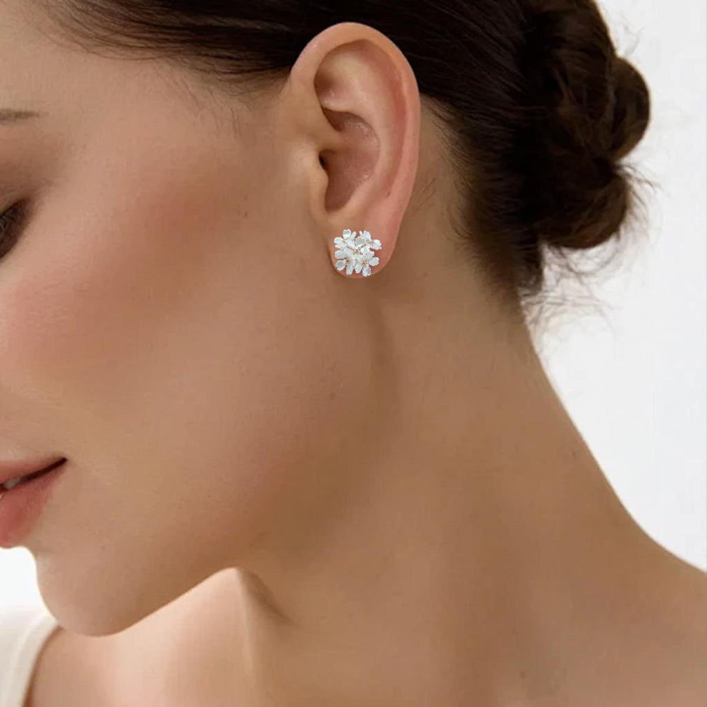 【Stud Earrings】Resin White Floral Earrings with Golden Bead,Romantic Fairy-Style, For Sweet Girls
