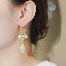 Load image into Gallery viewer, Anting-anting Jatuh, Kipas Enamel Putih, Berbentuk Buluh, Hadiah Etnik untuk Kawan Karib
