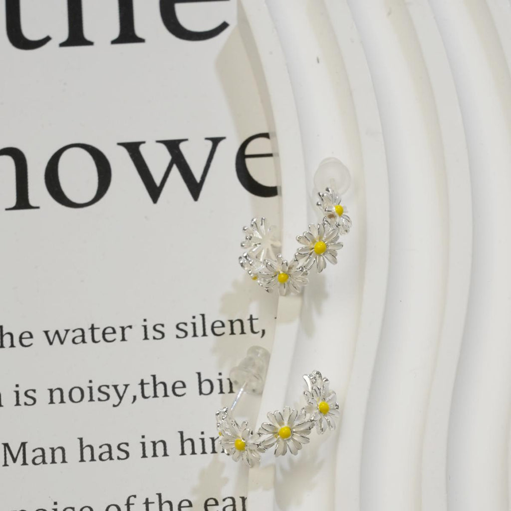 【Hoop Earrings】C-shaped Yellow Daisies Earrings, Fresh & Playful, Perfect for Young Trend Women