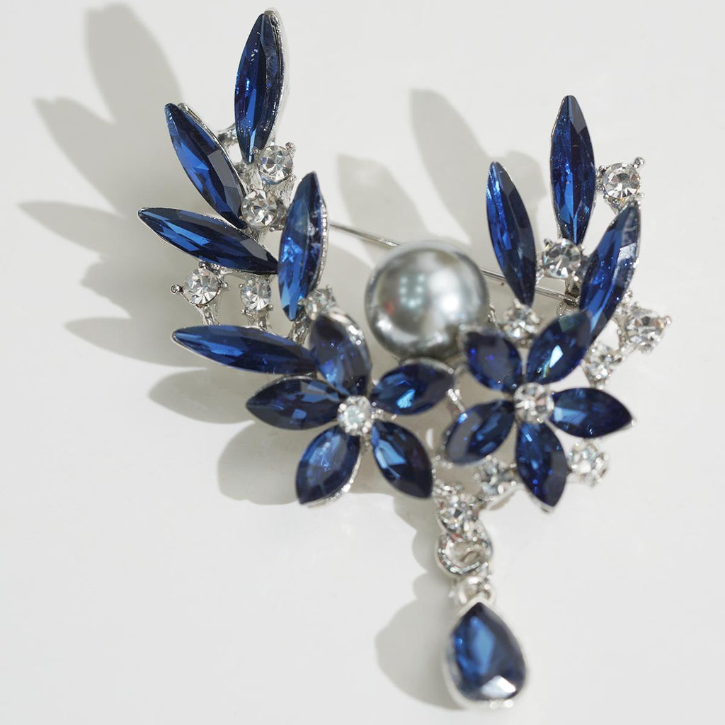 Pearl Floral Brooch with Rhinestones | Elegant Sparkling Design | Versatile Accessory for Women