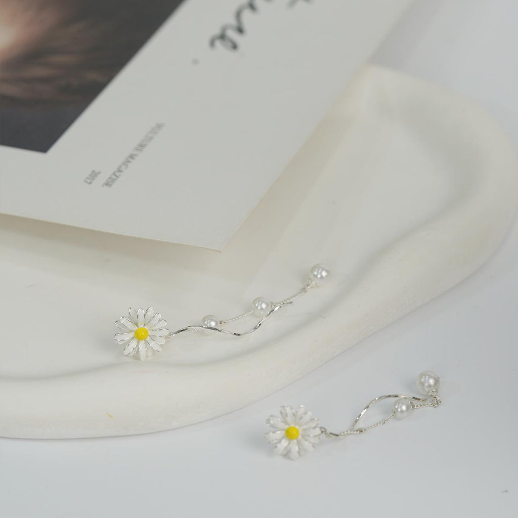 Anting-anting Daisy, Putih-Merah Jambu, Romantik dan Segar, Sesuai untuk Wanita yang Memuja Alam Semula Jadi, Anting-anting Jatuh Mutiara Earrings