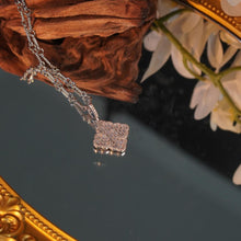 Load image into Gallery viewer, 【Pendant Necklace】Shining Clover Necklace for Women, Elegant Silver Chain, Lucky Charm Jewelry, Romantic Gift Idea