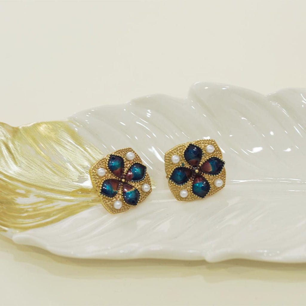 Subang Stud, Bentuk Segi Empat, Bahan Aloi Emas, dengan Bunga Enamel dan Manik Mutiara, Gaya Vintaj