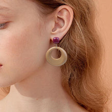 Load image into Gallery viewer, 【Earrings】Women Burgundy &amp; Tan Resin Geometric Earrings Gold Accent Lightweight Modern Daily Accent