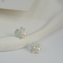 Laden Sie das Bild in den Galerie-Viewer, Subang Stud, Perak, Bunga Biru Muda Bernada dan Mutiara, Dihiasi Zirkon, Segar dan Manis, Untuk Wanita Fesyen cute  earrings