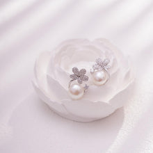 Load image into Gallery viewer, 【Stud Earring】Silver Floral-shape Natural Pearl Stud Earring for Women, Shining Zircon Accent, Fashion Jewelry for Women, Perfect Gift for Lover