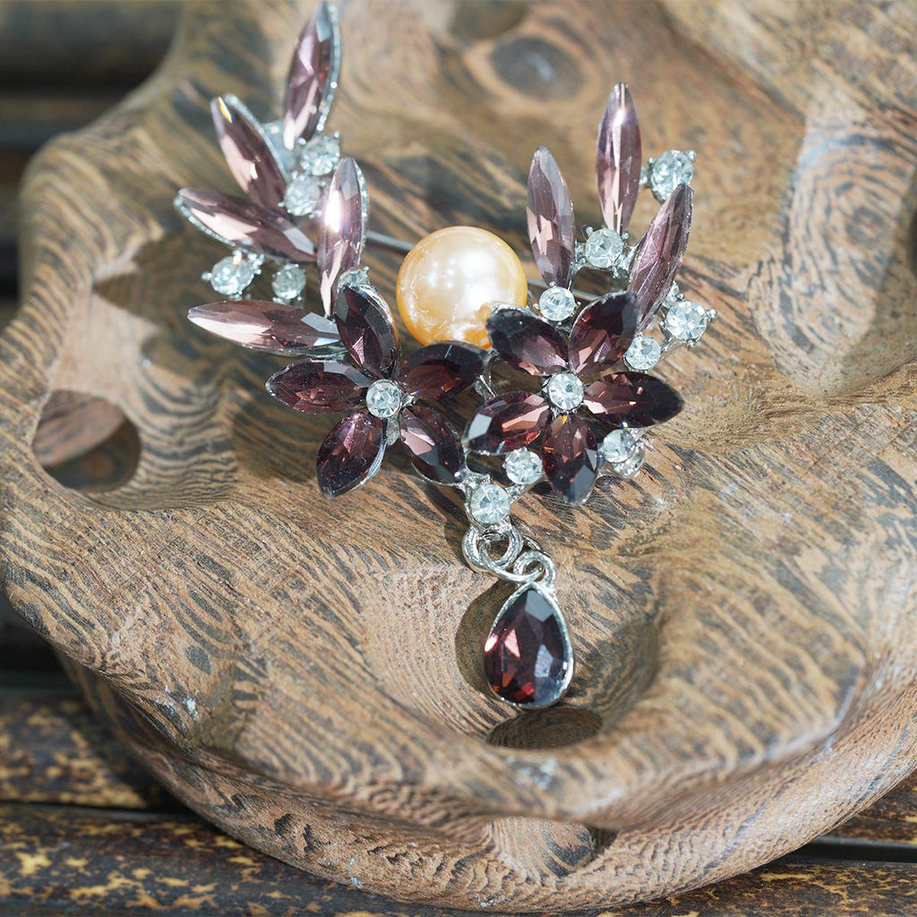 Pearl Floral Brooch with Rhinestones | Elegant Sparkling Design | Versatile Accessory for Women