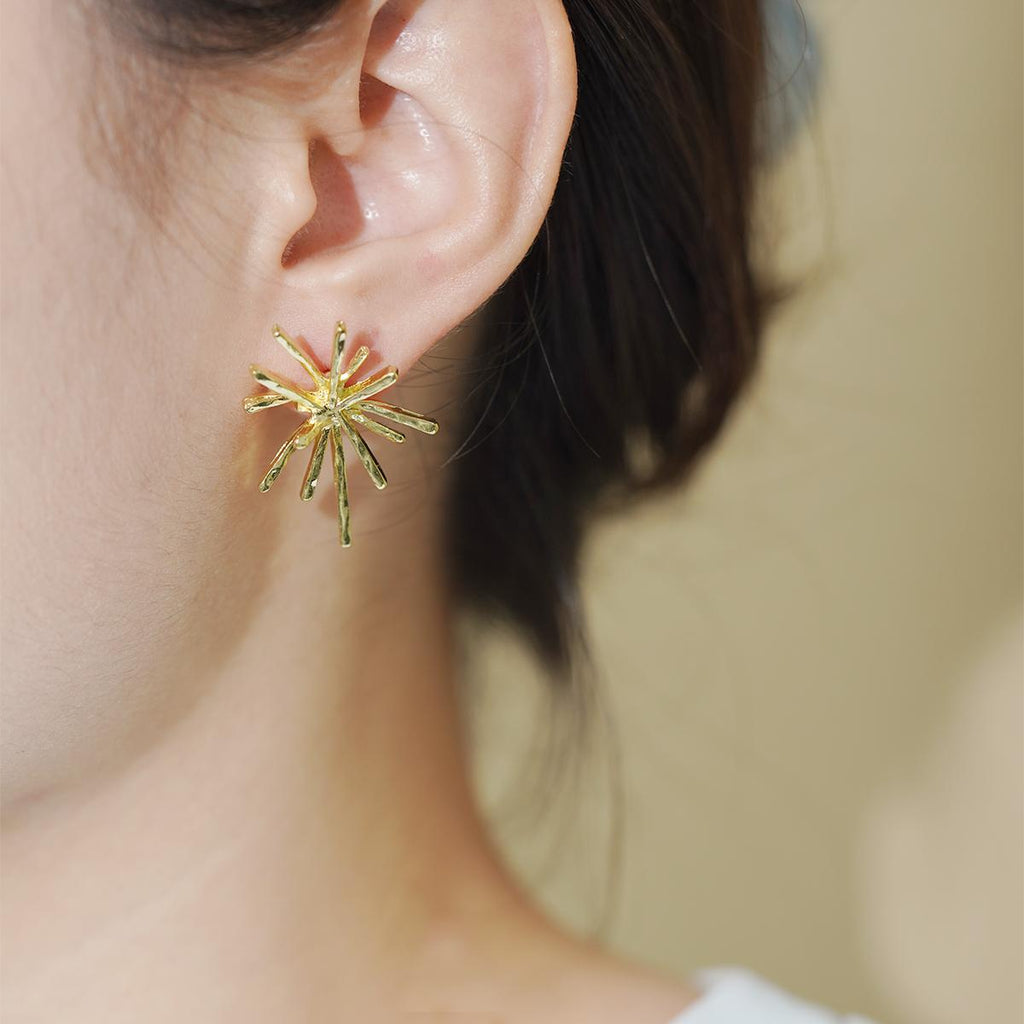 Subang Stud, Bersalut Emas, Subang Motif Bunga Api, Rekaan Elegan Dinamik, Sesuai untuk Dipakai Harian Perak Earrings