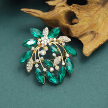 Load image into Gallery viewer, Kerongsang besar bahu Kristal Hijau, Gaya Vintaj, Glamor Retro, Sesuai untuk Gaun Rasmi / Kot, Sesuai untuk Pencinta Fesyen dan Hadiah Daun brooch