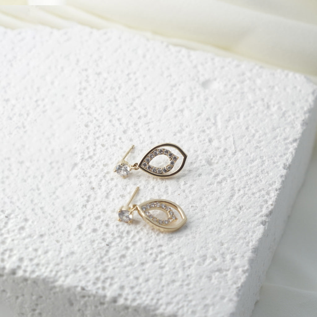 【Drop Earrings】Asymmetric Waterdrop Zircon Earrings, Elegant & Sparkly, Ideal for Women Loving Delicate Details