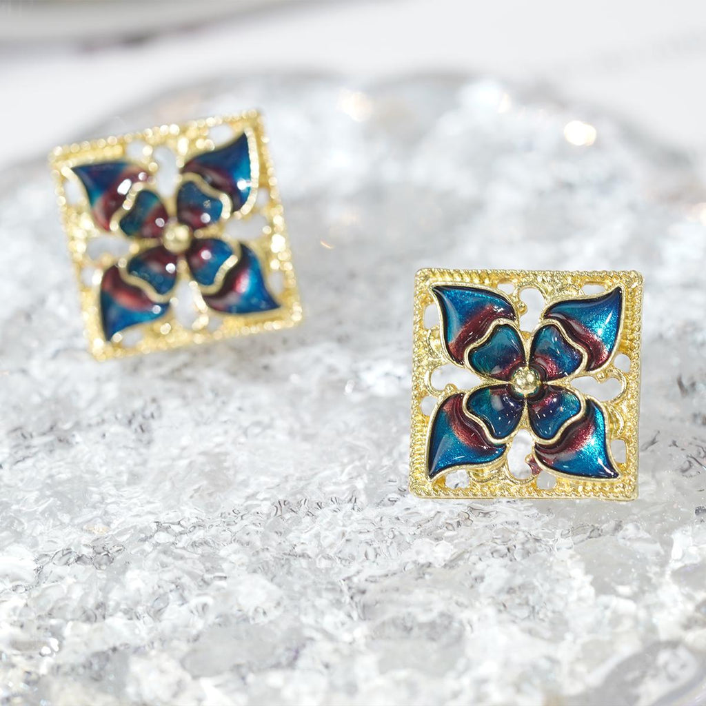【Stud Earrings】Blue - Purple Gradient Flower with Gold Filigree Frame for Women