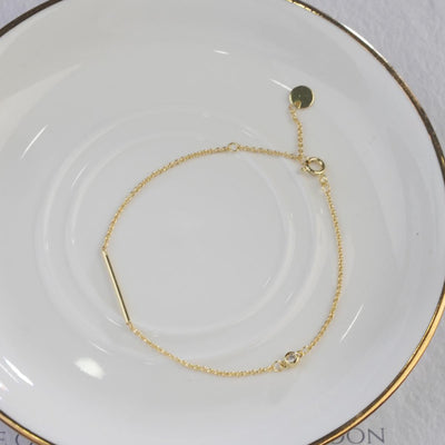 【 Bracelet】Alloy Gold Plated Bracelet with Dainty Zircon, Delicate Daily Jewelry for Fashion Lovers