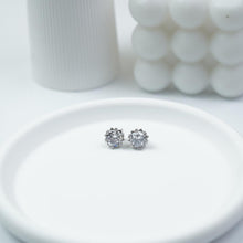 Load image into Gallery viewer, 【Stud Earrings】9MM Classic Claw Zircon Stud Earrings, Shiny &amp; Versatile Design, Ideal for Fsahion Women
