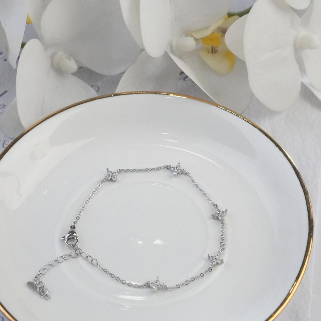 【Bracelet】Elegant Four Leaf Clover Zircon Bracelet, Delicate Daily & Party Accessory for Fashion Women
