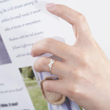 Laden Sie das Bild in den Galerie-Viewer, Cincin Terbuka, Gaya Ikatan Simpul, Minimalis dan Halus, Gaya Manis Romantik, Barang Kemas Bermakna, Sesuai untuk Wanita Fesyen stainless  steel  ring