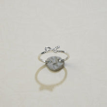 Laden Sie das Bild in den Galerie-Viewer, Cincin Terbuka, Gaya Ikatan Simpul, Minimalis dan Halus, Gaya Manis Romantik, Barang Kemas Bermakna, Sesuai untuk Wanita Fesyen stainless  steel  ring