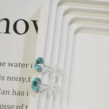 Laden Sie das Bild in den Galerie-Viewer, Anting-anting Stud, Kristal Biru / Hijau, Reka Bentuk Minimalis, Penting untuk Pencinta Fesyen, Sesuai untuk Dipakai Harian cute  earrings