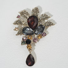 Load image into Gallery viewer, Kerongsang Bunga, Gaya Vintaj, dengan Batu Permata dan Reka Bentuk Anggur, Pin Asimetri, Barang Kemas untuk Wanita pin  brooch