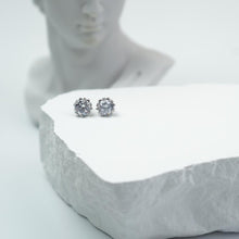 Load image into Gallery viewer, 【Stud Earrings】9MM Classic Claw Zircon Stud Earrings, Shiny &amp; Versatile Design, Ideal for Fsahion Women