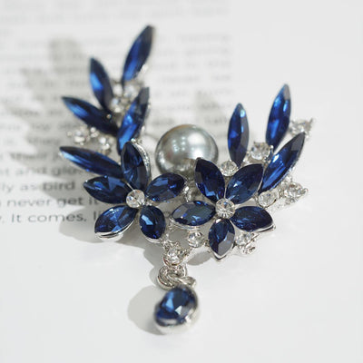 Pearl Floral Brooch with Rhinestones | Elegant Sparkling Design | Versatile Accessory for Women
