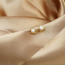 Load image into Gallery viewer, 【Stud Earring】Golden Crown-Shape Natural Pearl Stud Earring with Silver Post, Luxury Elegant Jewelry for Women