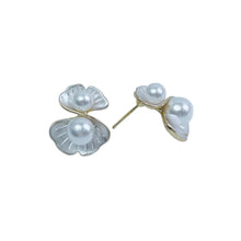 Load image into Gallery viewer, 【Sud Earrings】Alloy White Pearl Flower Shaped Earrings, Elegant &amp; Romantic for Fashion Ladies
